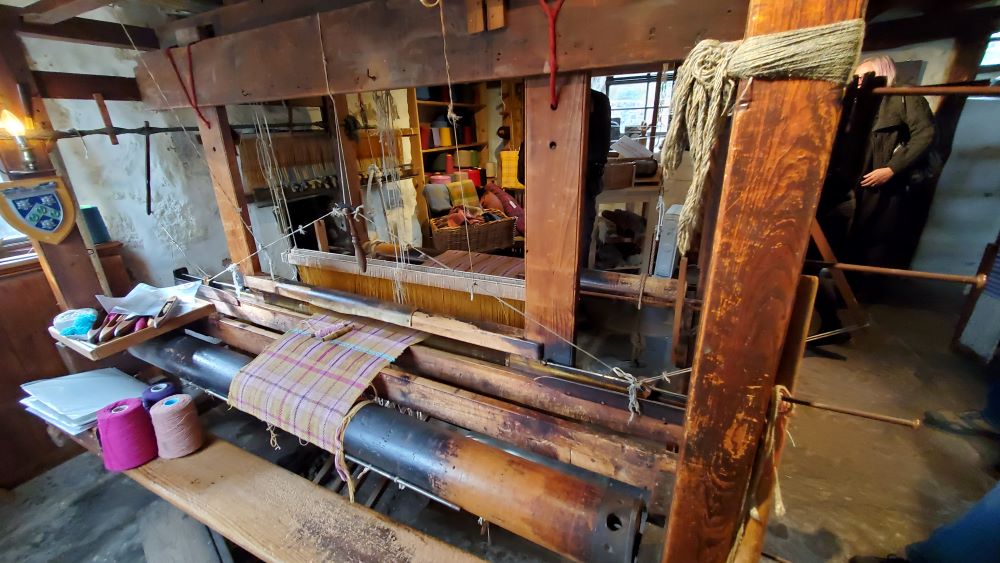 kilbarchan loom – Penoix's Weave Studio